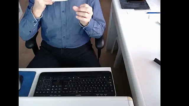 Snapshot of dutchpornking chatting on January 9, 8:28 am dutchpornking online show from January 9, 8:28 am