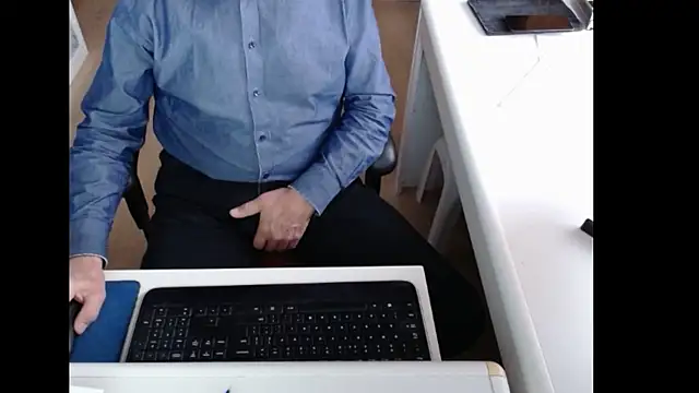 Snapshot of dutchpornking chatting on January 11, 8:19 am dutchpornking online show from January 11, 8:19 am