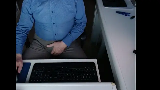 Snapshot of dutchpornking chatting on January 13, 7:35 am dutchpornking online show from January 13, 7:35 am