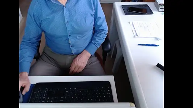 Snapshot of dutchpornking chatting on January 16, 7:56 am dutchpornking online show from January 16, 7:56 am