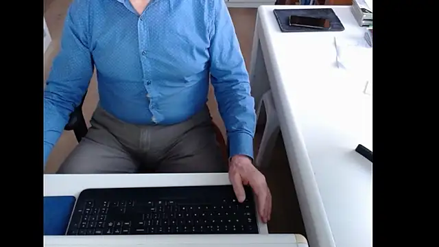 Snapshot of dutchpornking chatting on January 17, 8:19 am dutchpornking online show from January 17, 8:19 am