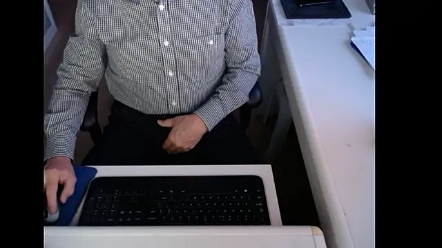 Snapshot of dutchpornking chatting on February 5, 7:13 am dutchpornking online show from February 5, 7:13 am