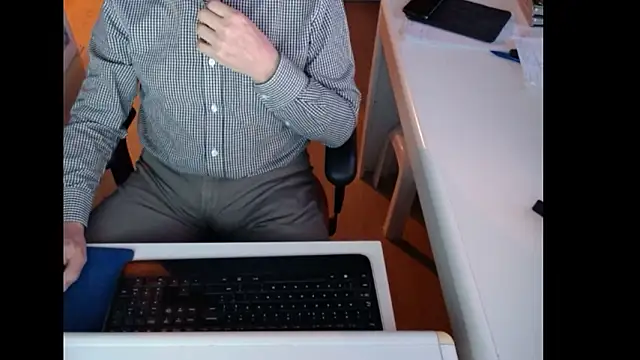 Snapshot of dutchpornking chatting on February 12, 7:14 am dutchpornking online show from February 12, 7:14 am