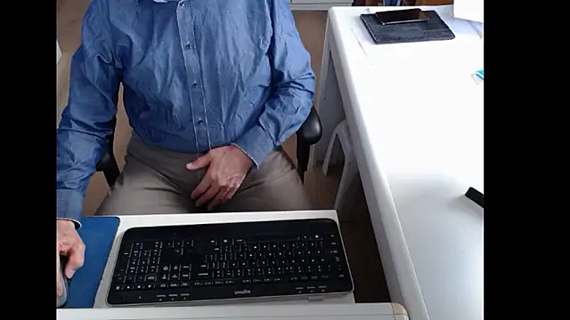 dutchpornking online show from March 25, 7:14 am