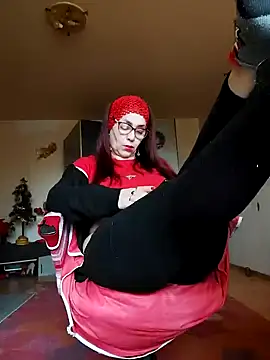 Snapshot of Chriss_Tinaa chatting on December 8, 8:30 am Chriss Tinaa online show from December 8, 8:30 am