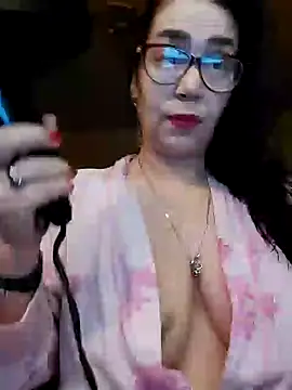 Snapshot of Chriss_Tinaa chatting on December 12, 5:31 am Chriss Tinaa online show from December 12, 5:31 am