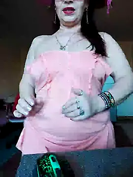 Snapshot of Chriss_Tinaa chatting on January 7, 8:45 am Chriss Tinaa online show from January 7, 8:45 am