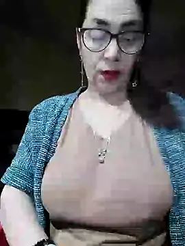 Snapshot of Chriss_Tinaa chatting on January 15, 5:29 am Chriss Tinaa online show from January 15, 5:29 am