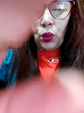 Snapshot of Chriss_Tinaa chatting on January 26, 5:13 am Chriss Tinaa online show from January 26, 5:13 am