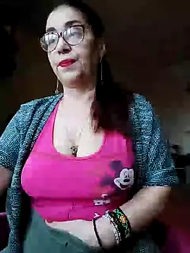 Snapshot of Chriss_Tinaa chatting on February 4, 6:04 am Chriss Tinaa online show from February 4, 6:04 am