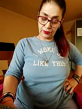 Snapshot of Chriss_Tinaa chatting on March 12, 5:35 am Chriss Tinaa online show from March 12, 5:35 am