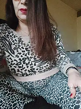 Snapshot of Chriss_Tinaa chatting on February 17, 9:28 am Chriss Tinaa online show from February 17, 9:28 am