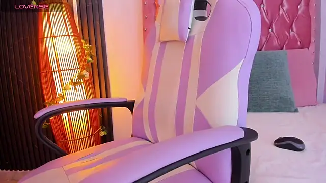 allyson cute1 online show from February 10, 12:31 pm