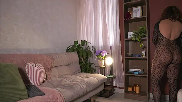 HannahEvanss online show from May 8, 1:05 pm
