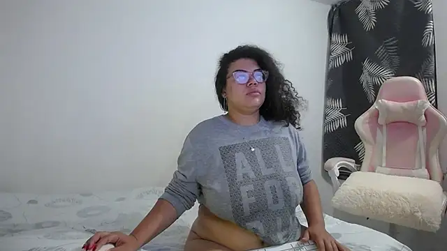 mabigomez00 online show from September 26, 9:24 am