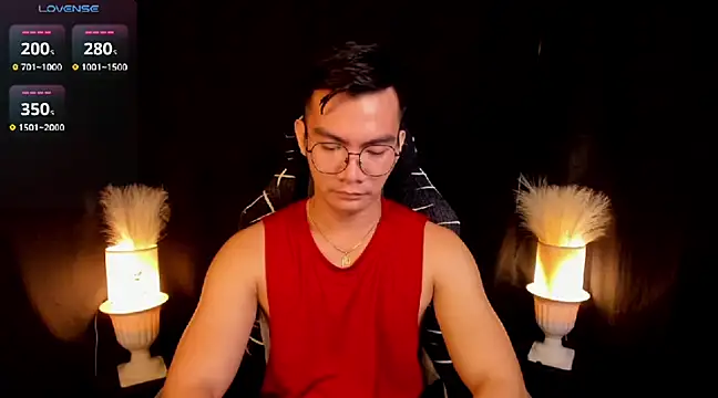 Snapshot of 000batman000 chatting on February 25, 1:41 am 000batman000 online show from February 25, 1:41 am