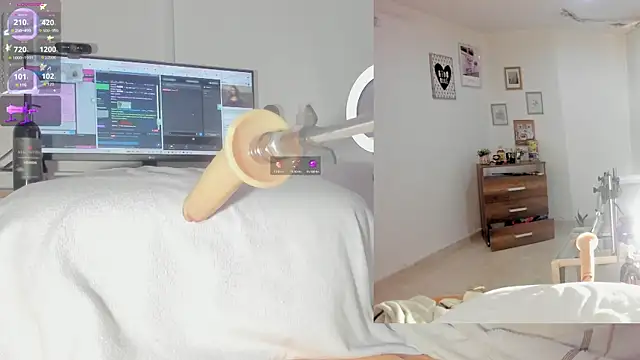 sofi velez online show from November 16, 5:07 pm