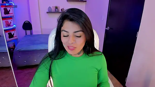 Snapshot of Catalinaa_martinez chatting on December 30, 12:00 am Catalinaa martinez online show from December 30, 12:00 am