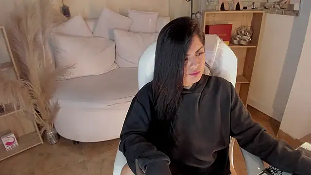 Snapshot of Catalinaa_martinez chatting on January 8, 5:27 am Catalinaa martinez online show from January 8, 5:27 am