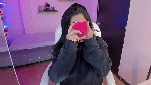 Snapshot of Catalinaa_martinez chatting on January 17, 8:44 pm Catalinaa martinez online show from January 17, 8:44 pm