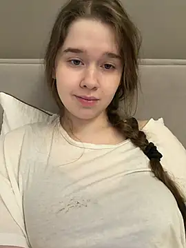 HornyGirlH online show from May 2, 4:39 am