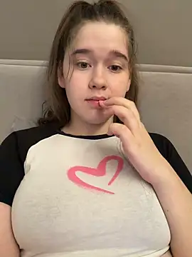 HornyGirlH online show from May 11, 5:57 am