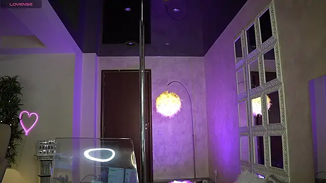 LisaAkira online show from January 11, 7:02 am