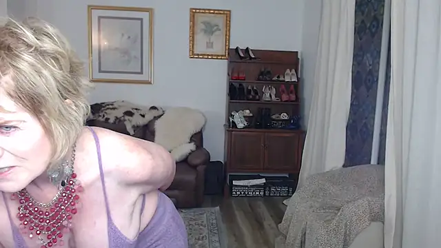 SindeeDix online show from November 12, 12:49 pm