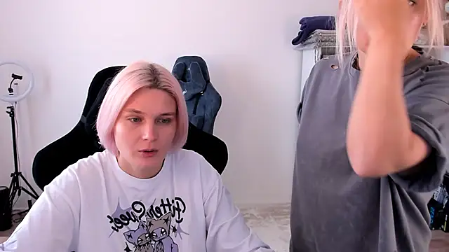 hotblonds online show from October 19, 9:54 am