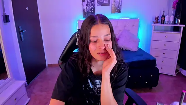 Amaia Daniells online show from December 28, 4:41 am