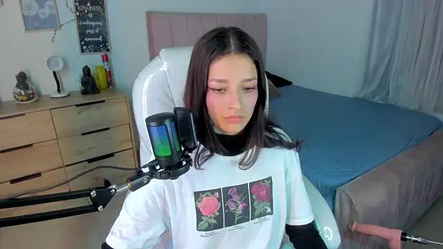 Amaia Daniells online show from February 6, 4:10 am