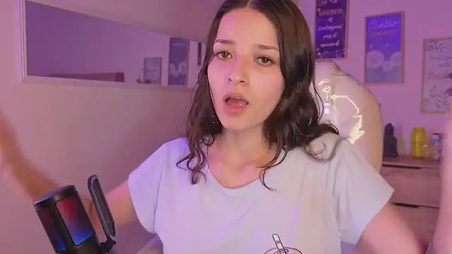 Amaia Daniells online show from October 16, 3:51 am