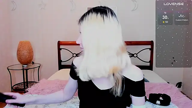 Snapshot of fleximona chatting on October 12, 3:22 pm fleximona online show from October 12, 3:22 pm