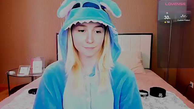 Snapshot of fleximona chatting on October 24, 8:33 am fleximona online show from October 24, 8:33 am