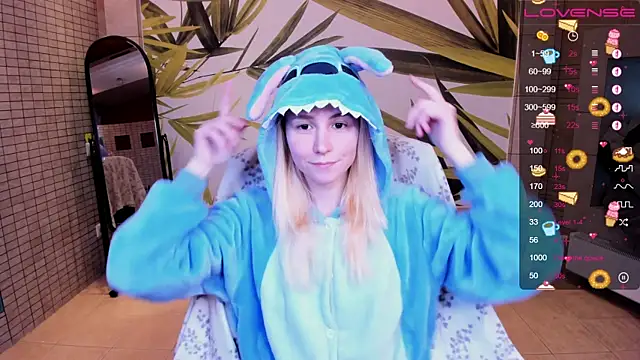 Snapshot of fleximona chatting on January 10, 8:27 am fleximona online show from January 10, 8:27 am