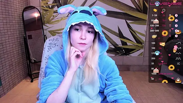 Snapshot of fleximona chatting on February 1, 9:52 am fleximona online show from February 1, 9:52 am