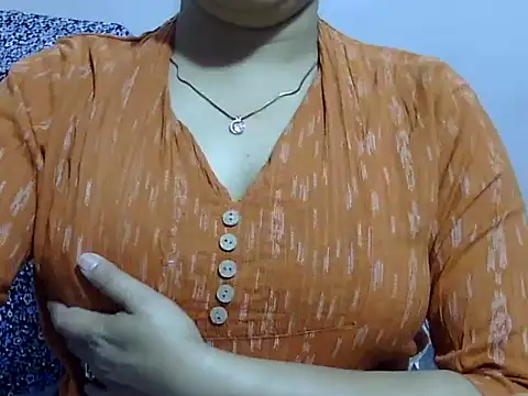 Snapshot of mahira_999 chatting on February 28, 4:35 am mahira 999 online show from February 28, 4:35 am