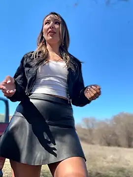 YOUR-KARINA online show from March 29, 5:40 am