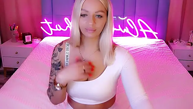 Snapshot of AllwaysHotJ chatting on December 27, 3:20 am AllwaysHotJ online show from December 27, 3:20 am