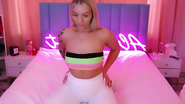 Snapshot of AllwaysHotJ chatting on January 10, 5:47 am AllwaysHotJ online show from January 10, 5:47 am