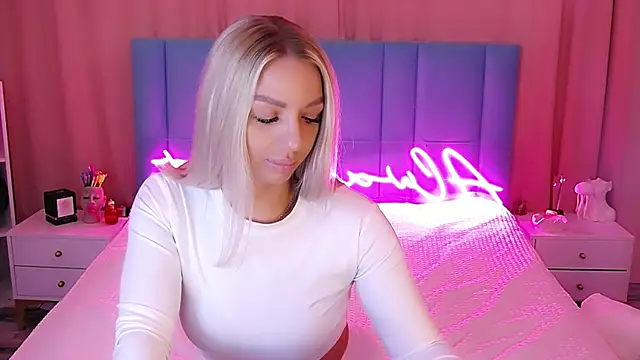 Snapshot of AllwaysHotJ chatting on January 15, 2:27 am AllwaysHotJ online show from January 15, 2:27 am