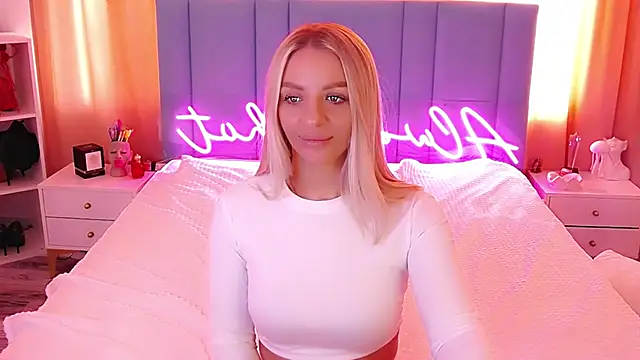 Snapshot of AllwaysHotJ chatting on January 15, 5:29 am AllwaysHotJ online show from January 15, 5:29 am