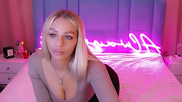 Snapshot of AllwaysHotJ chatting on January 18, 2:36 am AllwaysHotJ online show from January 18, 2:36 am