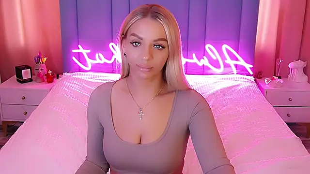 Snapshot of AllwaysHotJ chatting on January 20, 6:10 am AllwaysHotJ online show from January 20, 6:10 am