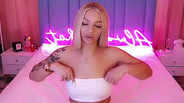 Snapshot of AllwaysHotJ chatting on January 23, 2:44 am AllwaysHotJ online show from January 23, 2:44 am