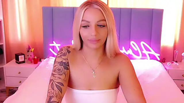 Snapshot of AllwaysHotJ chatting on January 23, 6:17 am AllwaysHotJ online show from January 23, 6:17 am