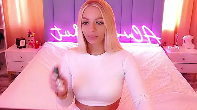 Snapshot of AllwaysHotJ chatting on January 24, 5:53 am AllwaysHotJ online show from January 24, 5:53 am