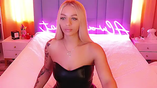 Snapshot of AllwaysHotJ chatting on February 7, 3:12 am AllwaysHotJ online show from February 7, 3:12 am