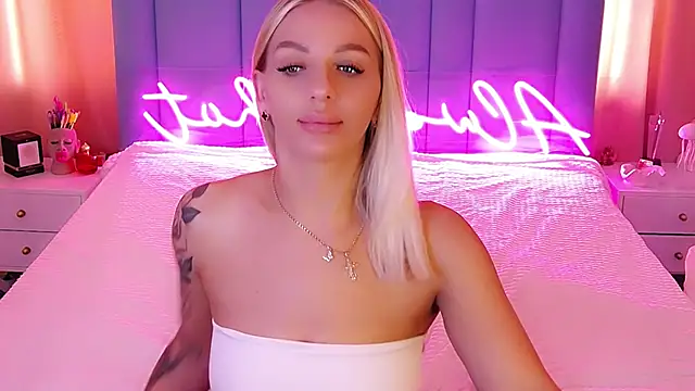 Snapshot of AllwaysHotJ chatting on February 23, 2:07 am AllwaysHotJ online show from February 23, 2:07 am