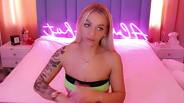 Snapshot of AllwaysHotJ chatting on March 8, 6:21 am AllwaysHotJ online show from March 8, 6:21 am